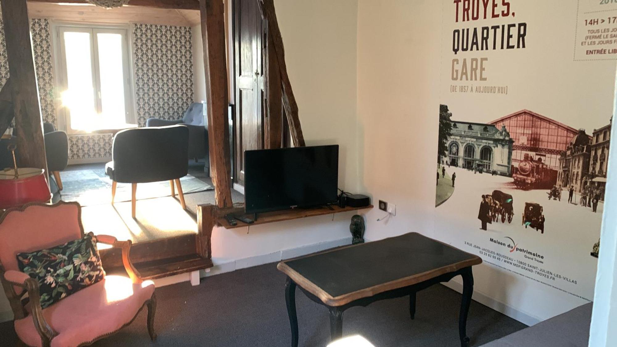 Duplex La Maisonnette 1 Chambre - Parking Gratuit Troyes Buitenkant foto
